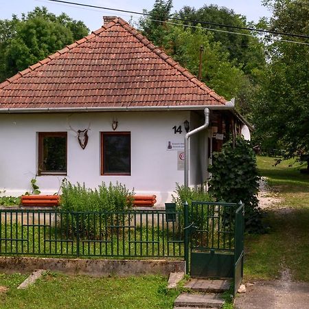 Kemences Vendeghaz Hotel Becskeháza Exterior photo