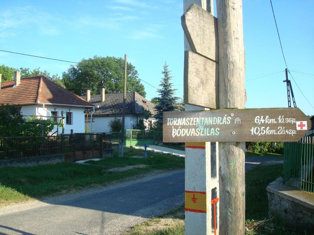 Kemences Vendeghaz Hotel Becskeháza Exterior photo